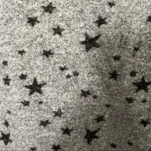 Hollister! grey and black star sweater/thicker long sleeve - Picture 2 of 4